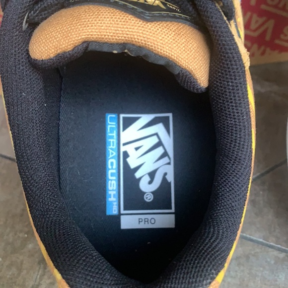 VANS KYLE WALKER PRO REFLECTIVE Tiger/Black WMNS - Picture 8 of 13